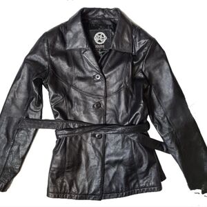 Wilson Maxima Medium women's Black LEATHER JACKET-BELT GREAT CONDITION
